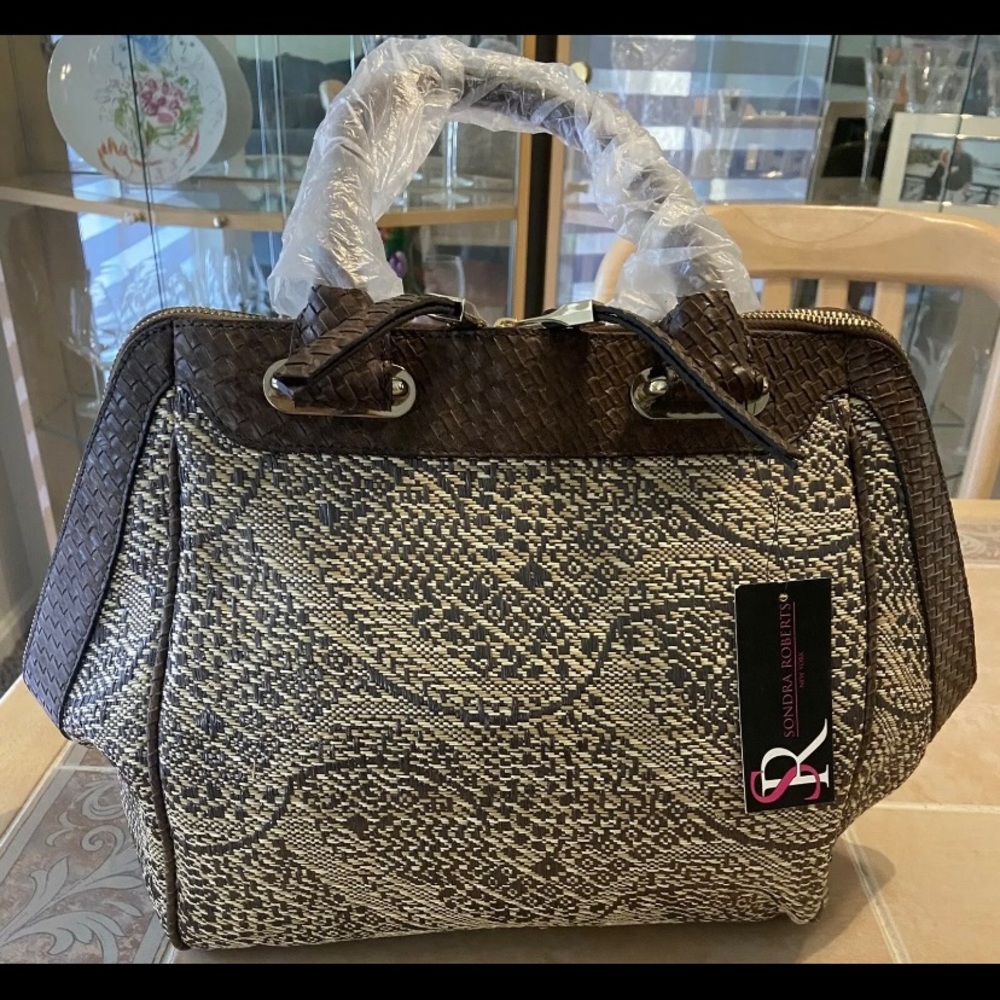 SONDRA ROBERTS NWT SNAKESKIN BOWLING STYLE SATCHEL BAG! ROOMY & SUPER STYLISH!